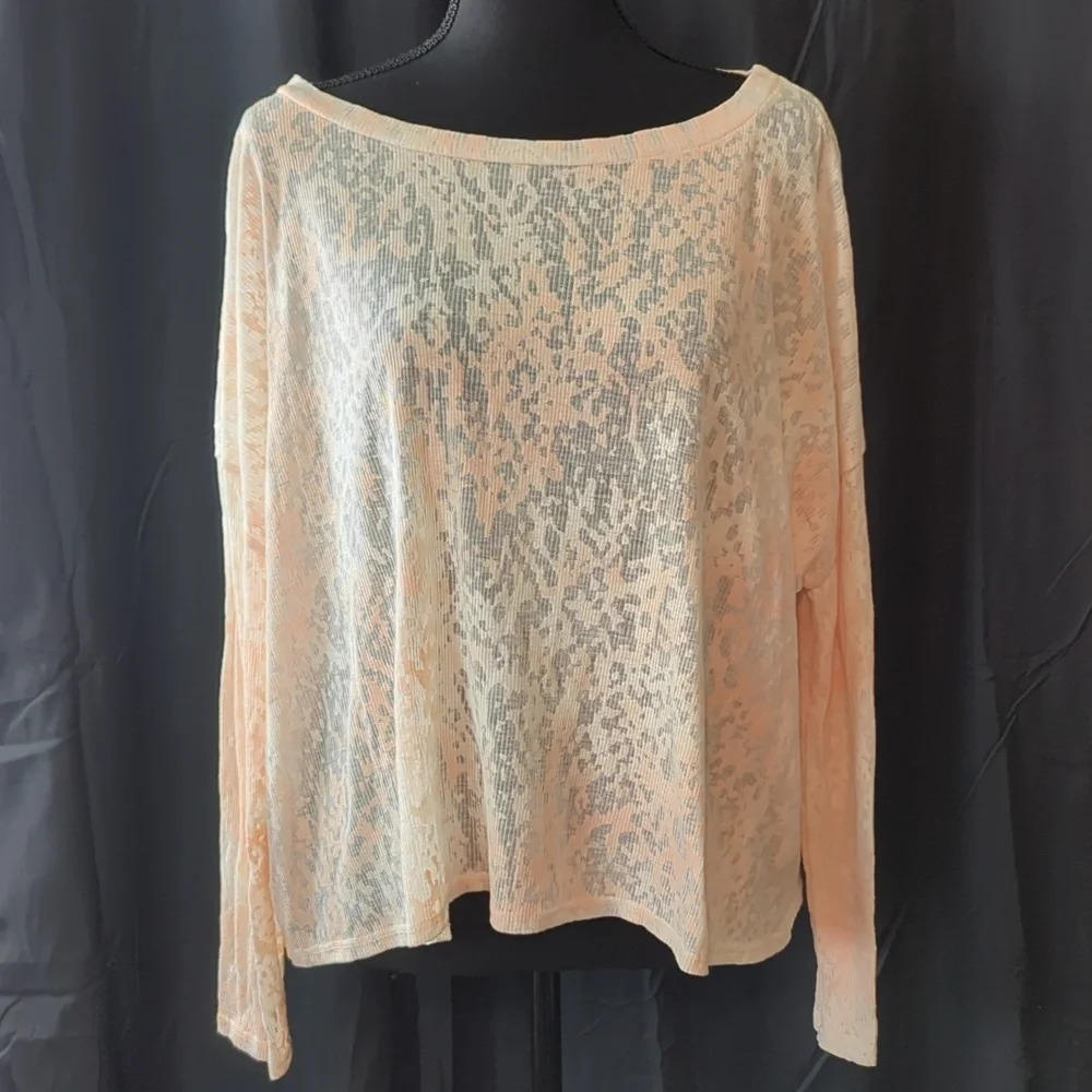 💖Peach Love California Top, NWT, Size Large.